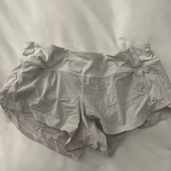 Lululemon Speed Up Shorts 2.5” - Picture 2 of 3